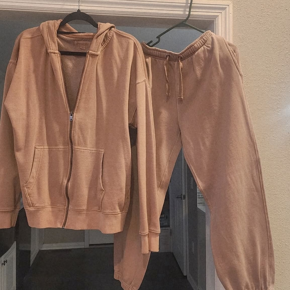 Aeropostale Beige Women's Jogger Set